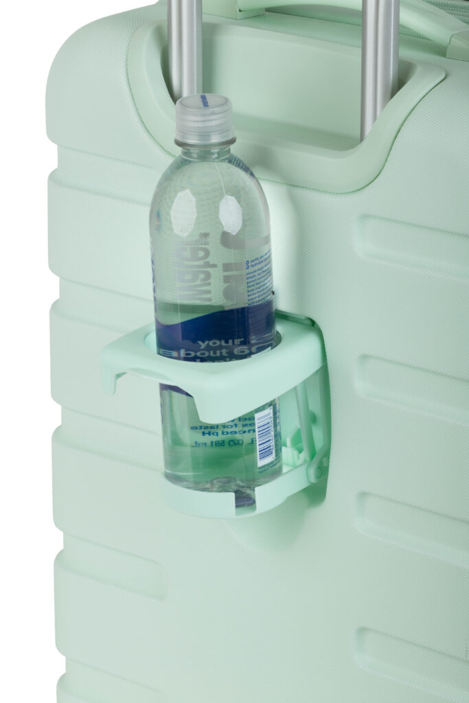 SWISSGEAR Signature Carry-On Spinner – Clearly Aqua by SWISSGEAR